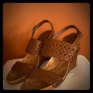 Comfortable platform sandal